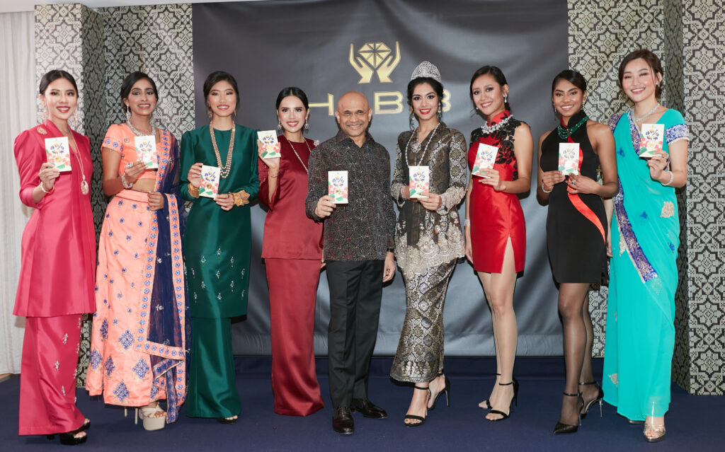 Dato’ Sri Meer Habib bersama Finalis Miss Universe Malaysia