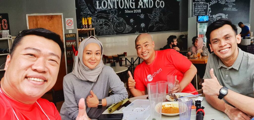 kEATchen berbeza dari platform dapur awan (cloud kitchen) 